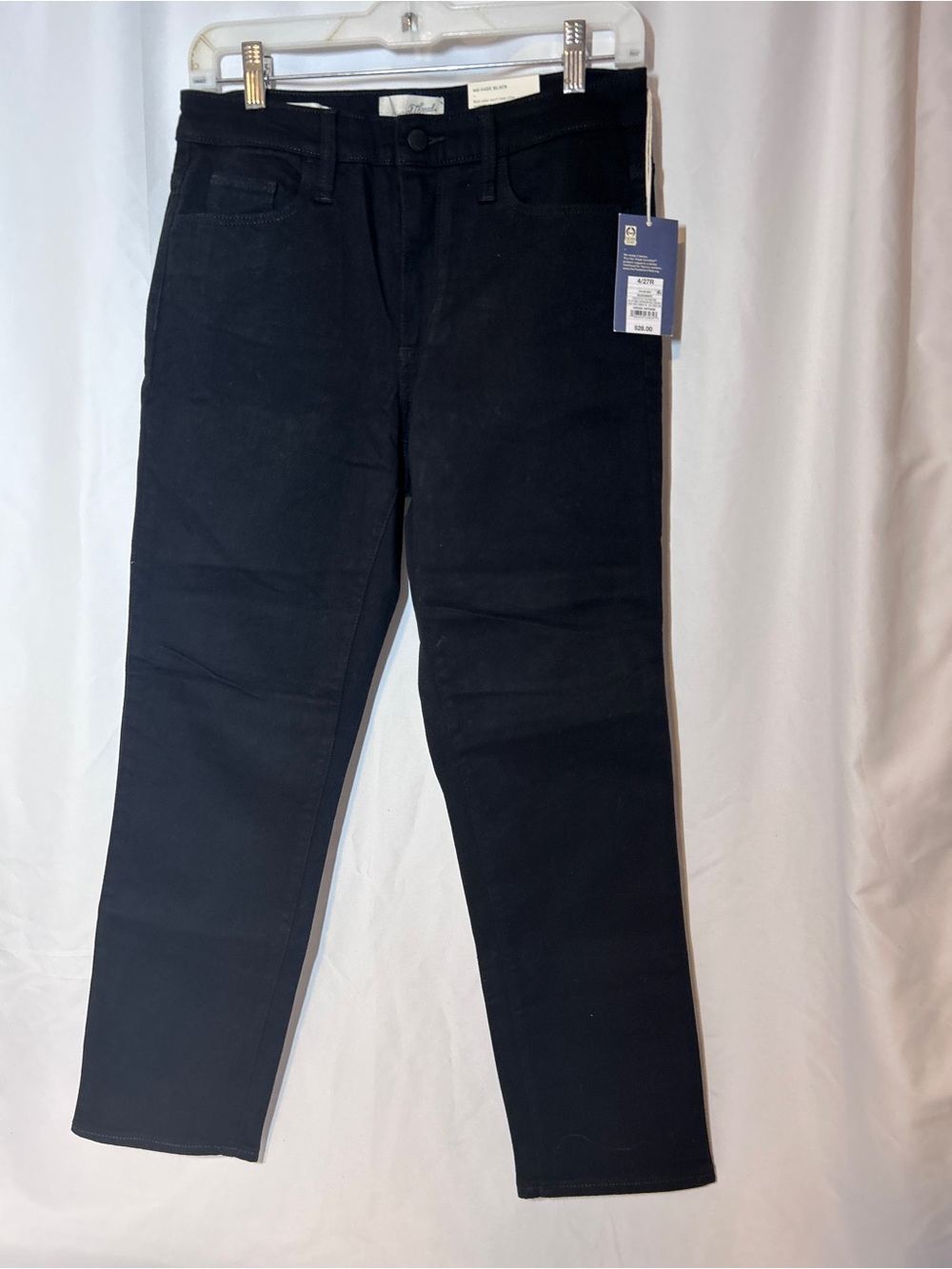 Universal Thread Black Straight Leg Jeans Womens 4/27R NWT No Fade Denim